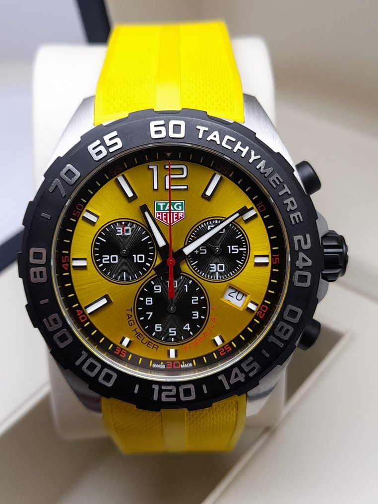 TAG Heuer Formula 1 Chronograph CAZ101AM.FT8054 – Yellow Dial 43mm