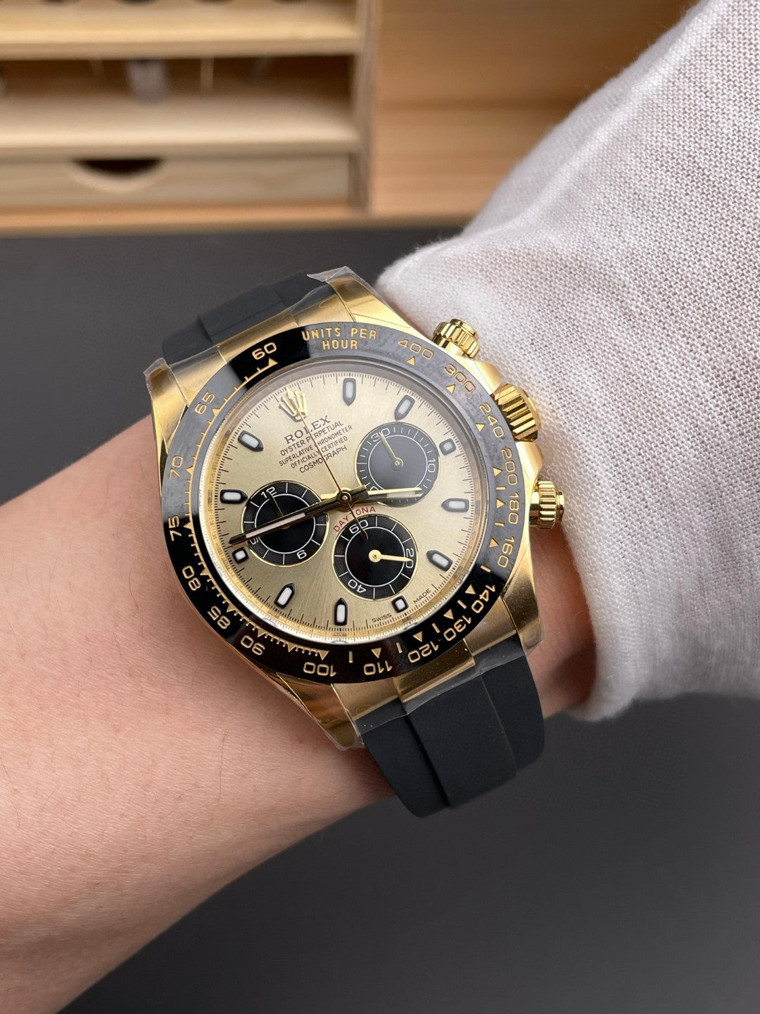 Rolex Cosmograph Daytona Gold 40mm – Oysterflex