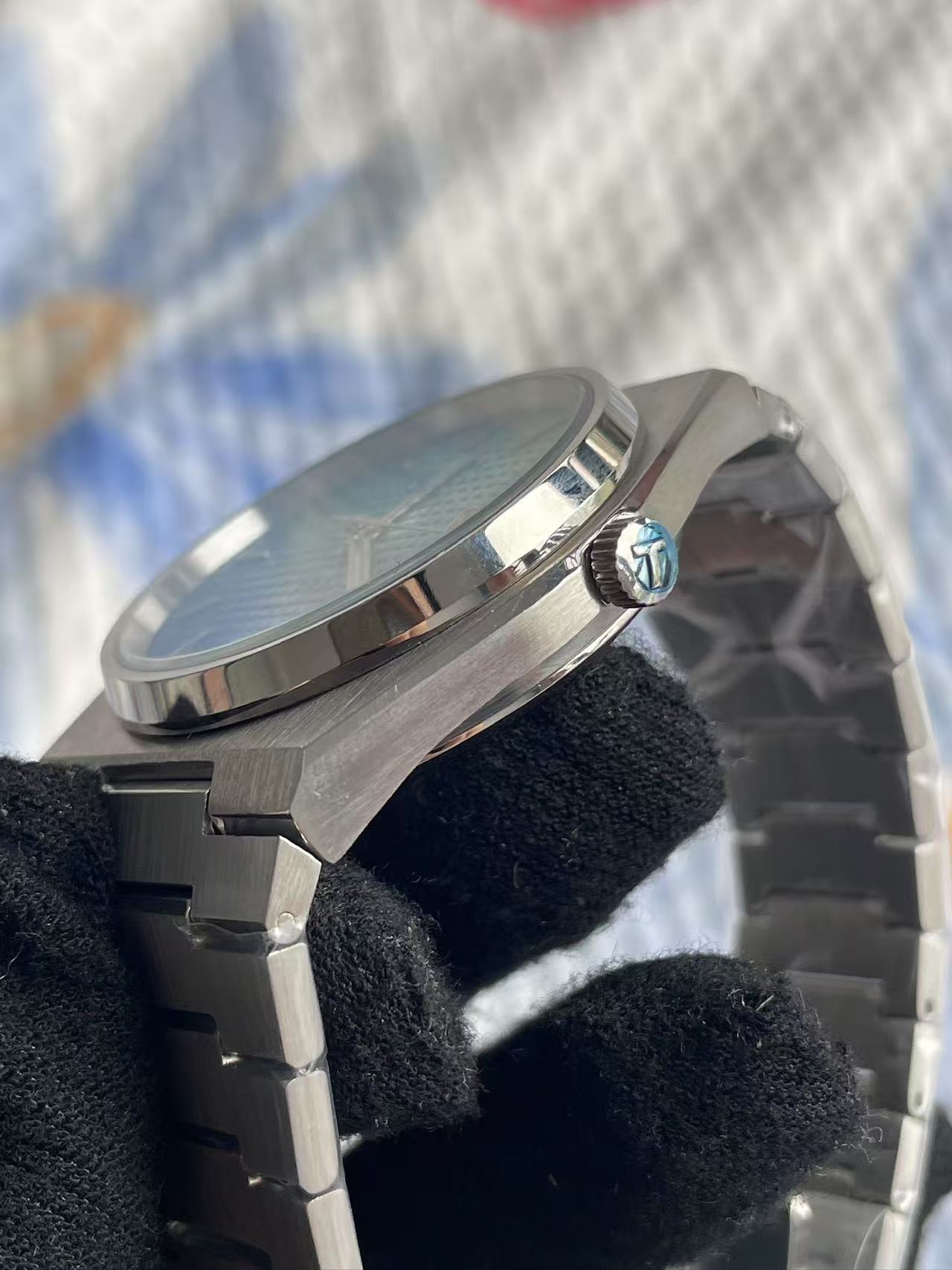 Tissot PRX Powermatic 80 Tiffany Blue – Stainless Steel