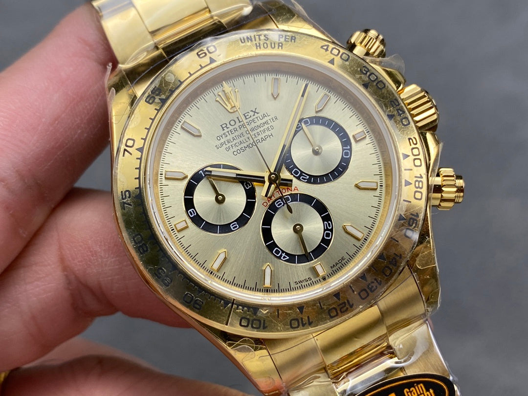 Rolex Daytona - Golden and Bright Black Dial