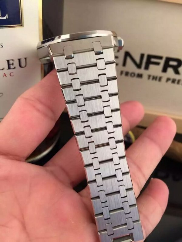 Audemars Piguet Royal Oak – Black Dial